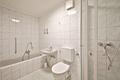 Großzügige 4-Zimmer-Wohnung mit Balkon und Tiefgaragenstellplatz - Badezimmer