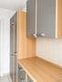 Gepflegte 2-Zimmer-Wohnung mit zwei Balkonen, Einbauküche und Duplexgaragenstellplatz – in Isarnähe - Küche 
