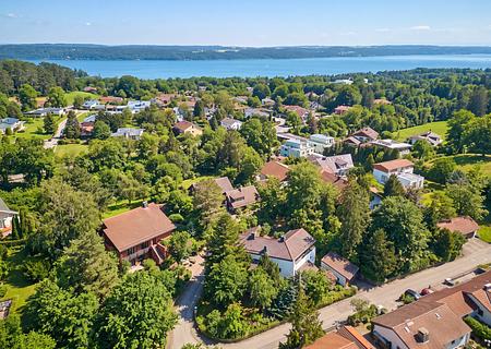 Zur Neugestaltung: Reizvolles Einfamilienhaus mit Sonnenterrasse und Garten in naturnaher Lage - Naturnahe Lage