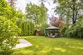 Gepflegtes Einfamilienhaus mit moderner Ausstattung und bis zu neun Zimmern - Idyllischer Garten