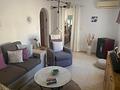 Villa mit 3 Schlafzimmern, 1 Badezimmer, Dachterrasse und Carport in ruhiger Lage