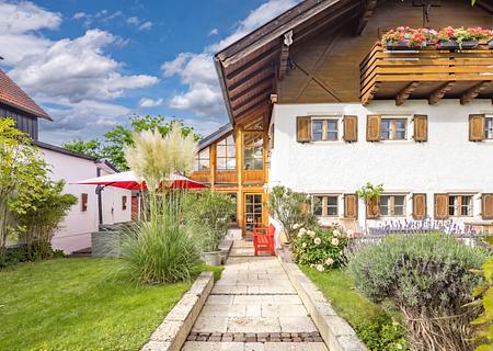 Historisches Bauernhaus mit separater Praxis und Option zur Gestaltung als großzügiges Zuhause - Historisches Bauernhaus