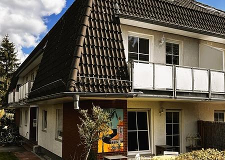 Geräumiges Reiheneckhaus mit 5-Zimmern in schöner Lage von Berlin-Staaken! - Blick von der Strasse
