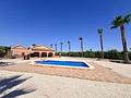 Mediterranes Landleben - Charmantes Einfamilienhaus mit privatem Pool im Herzen der Vega Baja