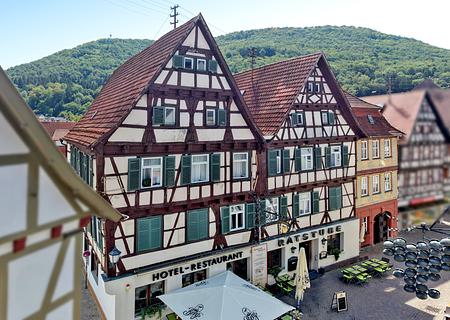 Ein Stück Bad Uracher Geschichte – Hotel Garni mit Gastronomie und Entwicklungspotenzial - Hauptbild