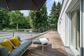 Weitläufig und lichterfüllt: Luxuriöses Familiendomizil mit Pool und traumhaftem Garten - Dachterrasse im Obergeschoss