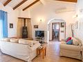 Sehr schöne Landhaus-Villa mit 3 Schlafzimmern, 2 Bädern, Dachterrasse und Privatpool