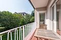 Stil und Charme: Möblierte 2,5-Zimmer-Wohnung mit Balkon in feinster Bogenhauser Lage - Ost-Balkon mit Blick ins Grüne