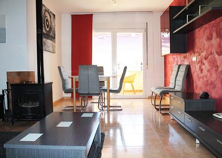 Wohnung mit 3 Schlafzimmern, Parkplatz und Abstellraum