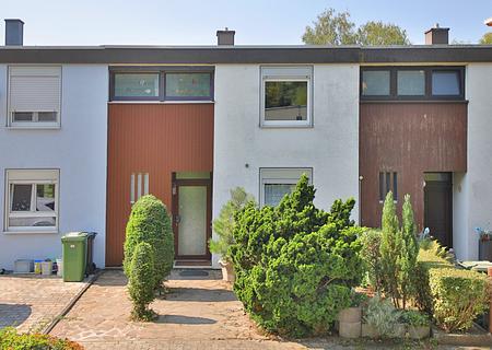 Ruhiges wohnen in Bretten: Reihenmittelhaus mit Garage und Gestaltungsspielraum - Ansicht