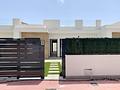 Ebenerdiges Haus mit Meerblick und guter Lage mit Pool - Front