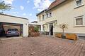 Historisches Wohn- und Geschäftshaus mit vielseitigen Nutzungsmöglichkeiten in Oberursel-Bommersheim - Garageneinfahrt