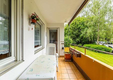 HEGERICH: Wohnkomfort mit Potenzial – 4-Zimmer-Wohnung in beliebter Lage beim Tiergarten Nürnberg - Balkon