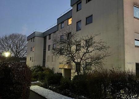 Pärchenwohnung, kl. Familie oder Altersruhesitz - aber auch Kapitalanlage/RENDITE zur Altersvorsorge - 1 Wohnanlage Front mit Haupteingang