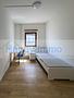 2 Einheiten / Baugenehmigung für Wohnen liegt vor / 9 Zimmer / 1 Küche / 5 WCs / 4 Duschen / 4 Kfz - Zimmer