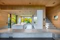 The perfect style: Einmalige Architektenvilla im Starnberger Süden - Blickachse vom Wohnbereich 