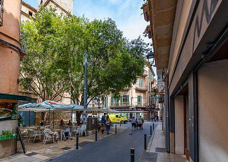 Mallorca helle Wohnung mit Balkon in Casco Antiguo zu verkaufen
