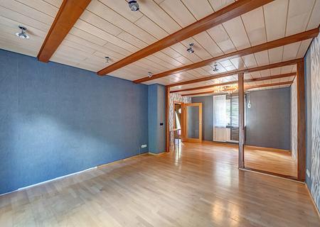 Perfektes Einfamilienhaus mit großem Sonnengrundstück sucht junge Familie! - Wohnzimmer