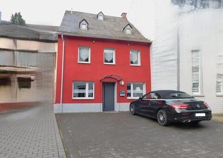 Trier Ehrang - top saniertes EFRH mit schönem Garten u. 2 Stellplätzen in ruhiger,zentraler Randlage - GB1 Straßenseite mit Stellplätzen