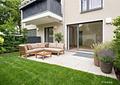 OPEN HOUSE-Besichtigung: Freitag, 7. August 18-19 Uhr: Großzügige 3-Zi.-Gartenwohnung mit Hobbyraum - Terrasse (KI Staging)