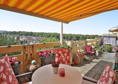 Über den Dächern von Wiesloch: Luxuriöses Dachgeschoss-Penthouse mit Panoramaterrasse & Wintergarten - Dachterrasse