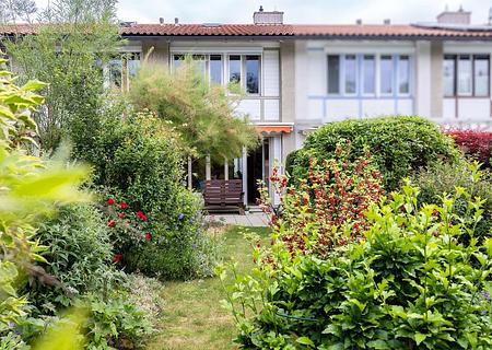 Johanneskirchen – Entzückendes RMH in günstiger Erbpacht inkl. Stellplatz - Südansicht