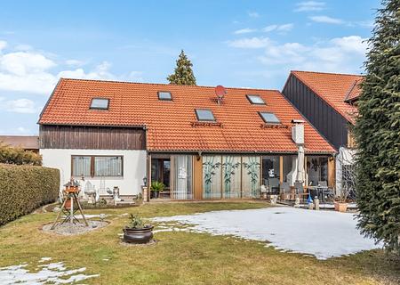 Kauf mit Rückanmietung: Stilvolles Reihenhaus mit Ausbaupotenzial und Wintergarten - Ansicht Garten