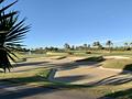 Villen am Golfplatz mit privatem Sicherheitsdienst in Südlage - Bunker and lake