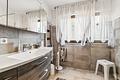 Kauf mit Rückanmietung: Stilvolles Reihenhaus mit Ausbaupotenzial und Wintergarten - Hauptbadezimmer