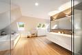 Moderne Architektenvilla mit exklusivem Interior-Konzept, Lift, Spa-Lounge, Home-Gym und Outdoorpool - Luxuriöses Masterbad