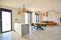 Neuwertige Penthouse-Wohnung mit 2 Schlafzimmern, 2 Bädern, Dachterrasse und Tiefgaragenstellplatz nur 700 m vom Strand