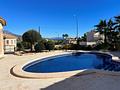 Villa mit 3 Schlafzimmern, 2 Bädern, Privatpool, Garage und  Panoramablick auf die Küste und das Meer