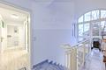 Über den Dächern Bogenhausens: Exklusive Galerie-Wohnung mit Loft-Flair und Balkon