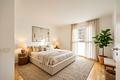 Urban, vielseitig und grün: Attraktive 2,5-Zimmer-Wohnung mit sonniger Loggia - Schlafen (virtuell möbliert)