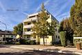 Wohnen mit Weitblick - Helle 3-Zimmerwohnung im 3. OG (DG) mit Einzelgarage - sofort frei - Hausansicht