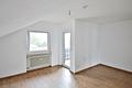 Modern, ruhig und bezugsfrei! Kernsanierte 4-Zimmer-Dachgeschosswohnung mit Garage in Palmbach - Schlafzimmer 