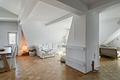 ++ Bestlage von Frankfurt am Main! Charmante Dachgeschosswohnung mit viel Potenzial ++ - Wohnzimmer - Ansicht 3