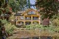 Klassische Landhaus-Villa mit Einliegerwohnung, Pool und stimmungsvollem Gartenidyll - Klassisches Landhaus