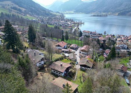 TRAUMGRUNDSTÜCK IN SCHLIERSEE:
- Bestlage mit tollem Seeblick
- Perfekt für Landhausvilla - KEGELSTEIN III / See- und Bergpanoramablick