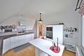 Ihr neues Zuhause: Modernisierte DG-Wohnung mit Aussicht und Charme - Küche