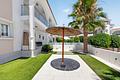 Moderne Wohnung mit eigenem Garten und direktem Zugang zum Pool