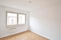 Gut geschnittene 2-Zimmer-Wohnung mit großzügiger Wohnküche und viel Gestaltungspotenzial - Wohnzimmer 2