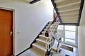 Modernisierte 2-Zimmer-Wohnung mit Balkon in begehrter Lage der Karlsruher Oststadt - Treppenhaus 