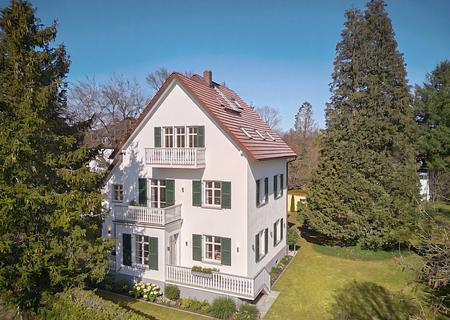 Villenkolonie Maria-Eich: Historische Villa mit drei Einheiten und Erweiterungspotenzial in Bestlage - Anwesen (Fassade visualisiert)