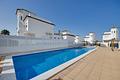 Villa mit 3 Schlafzimmern, 3 Bädern, Dachterrasse, Kfz-Stellplatz und Gemeinschaftspool
