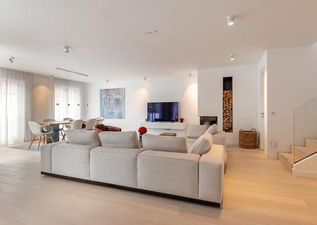 "Therese": Exquisites, voll möbliertes Penthouse mit Roofgarden -  Lichterfüllter Livingbereich