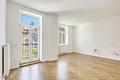 Erstbezug nach hochwertiger Sanierung: Sehr charmante 2,5-Zimmer-Altbauwohnung mit Balkon - Großzügigkeit und Lichtfülle