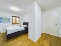 RESERVIERT:
Attraktive Doppelhaushälfte in Greiling
- Ruhige, sonnige Ortsrandlage
- Panoramablick - Schlafen / Kind I