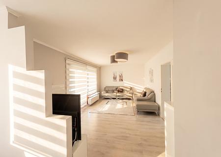 Reihenmittelhaus in Top Zustand - Ein Traum für Paare und kleine Familien in begehrter Lage - Blick ins Wohnzimmer