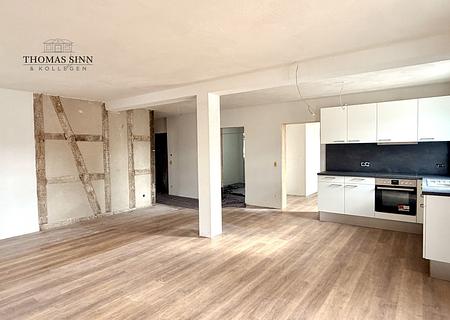 Besonderes Wohngefühl garantiert – 3,5-Zimmer Wohnung im 1. OG mit Balkon & historischem Charme - Wohn-/Esszimmer